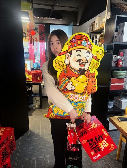 HM Manufacturing colleague with a Lunar New Year gift