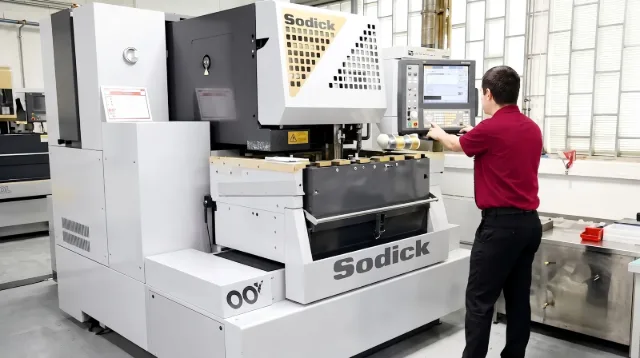 EDM machining equipment for precision mold tooling